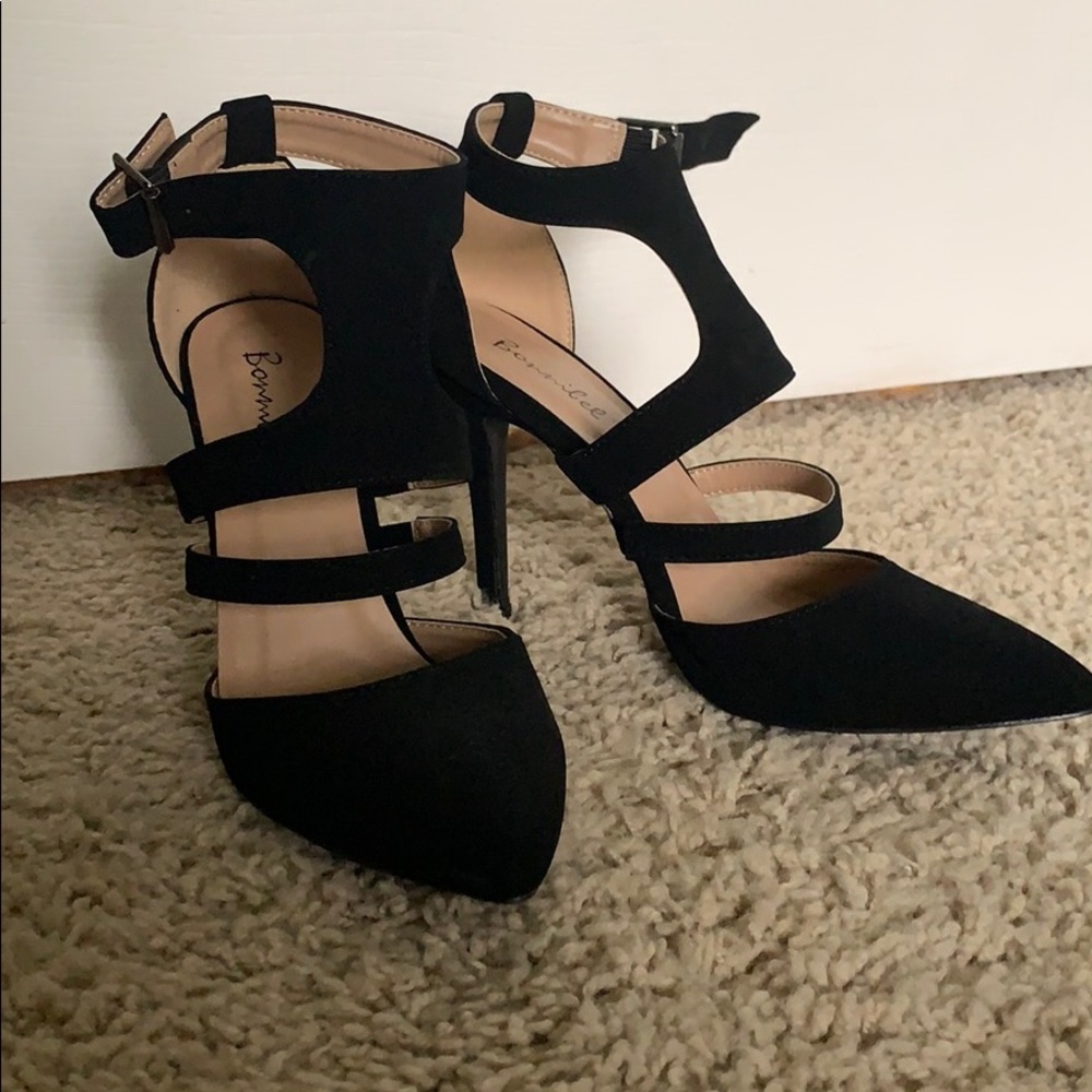 Black heels size 7 1/2